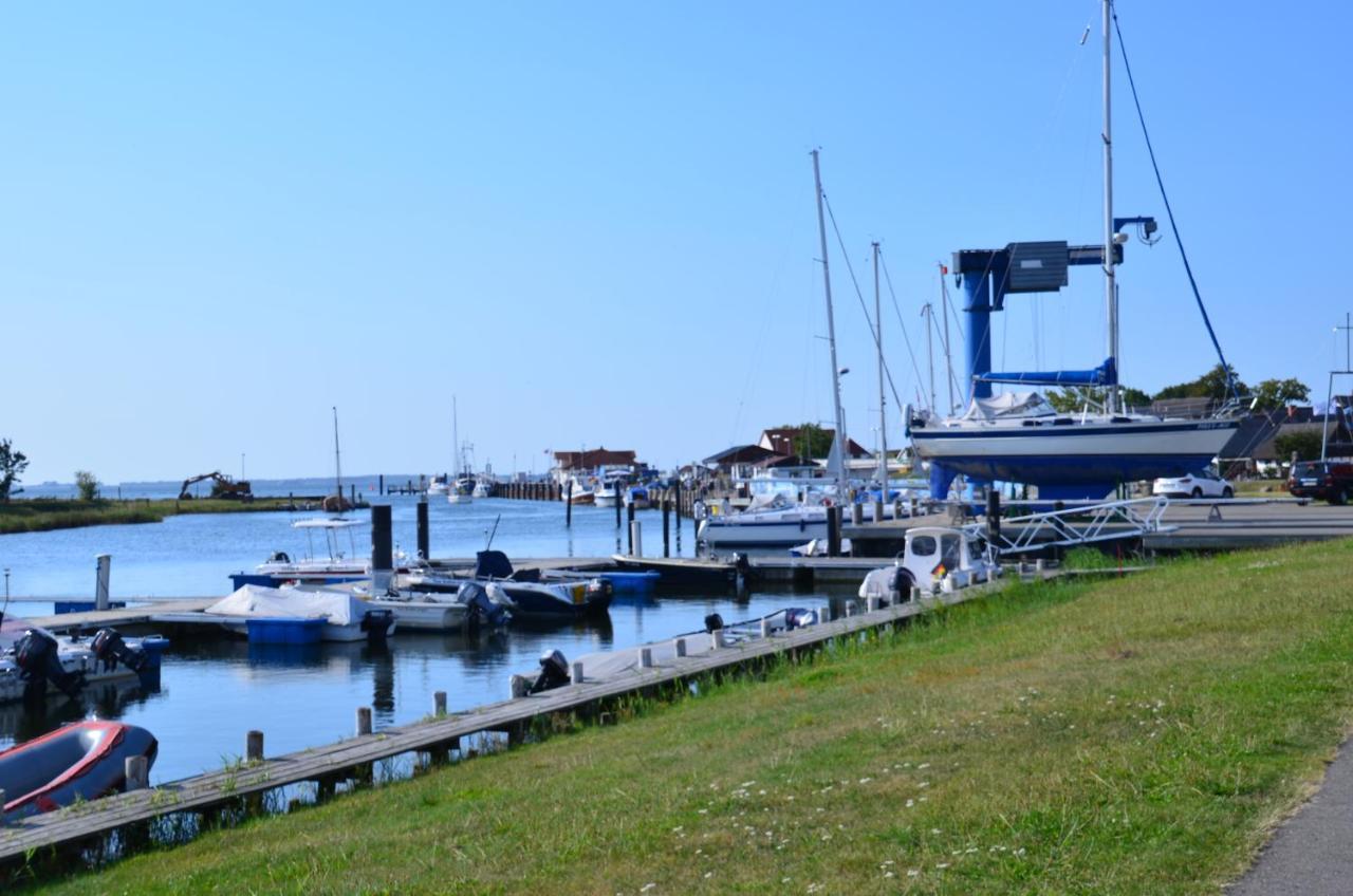 Reetferienhaus - Schaprode Hafen Kültér fotó