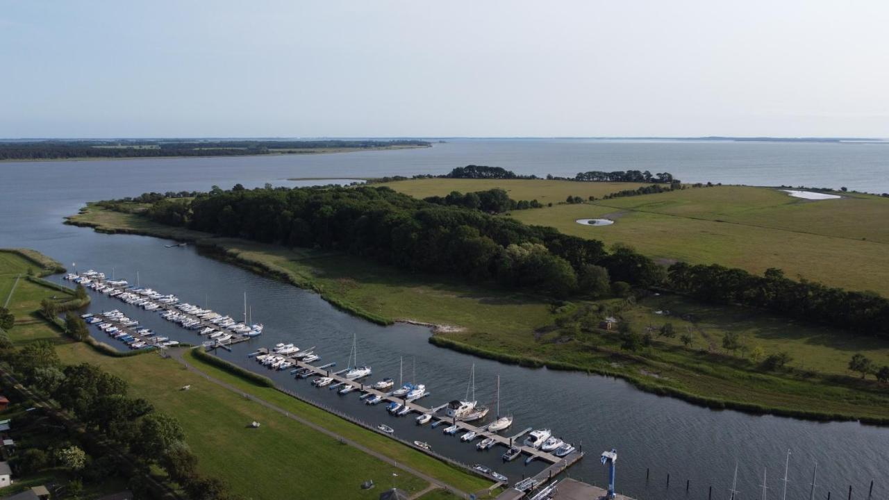 Reetferienhaus - Schaprode Hafen Kültér fotó