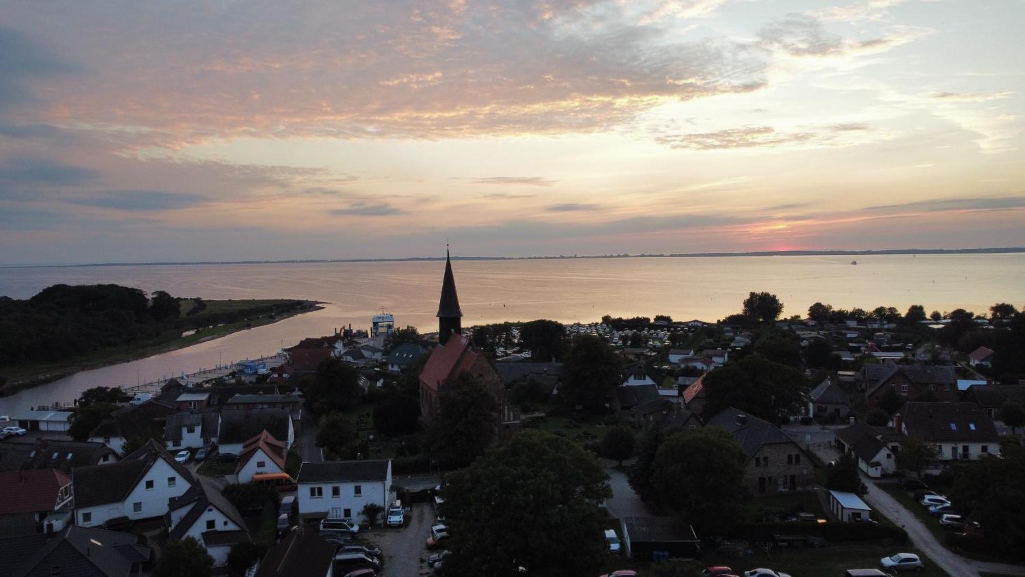 Reetferienhaus - Schaprode Hafen Kültér fotó